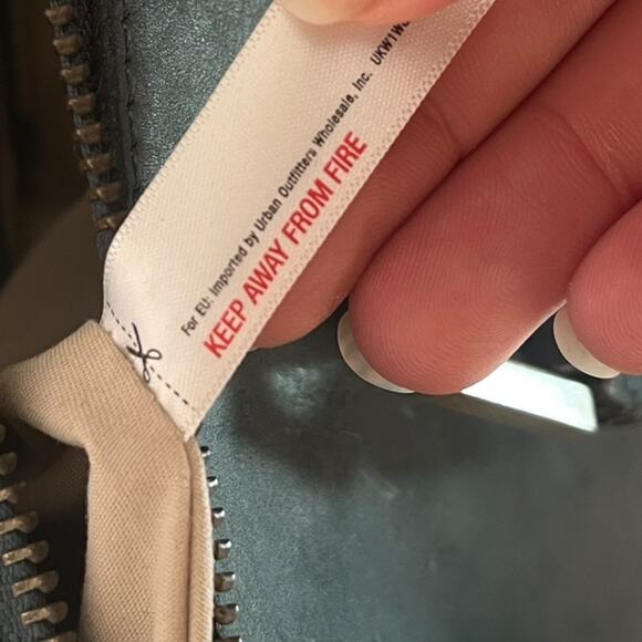 Jesslyn Blake Urban Outfitters green cow skin leather bag with detachable strap - Picture 12 of 12